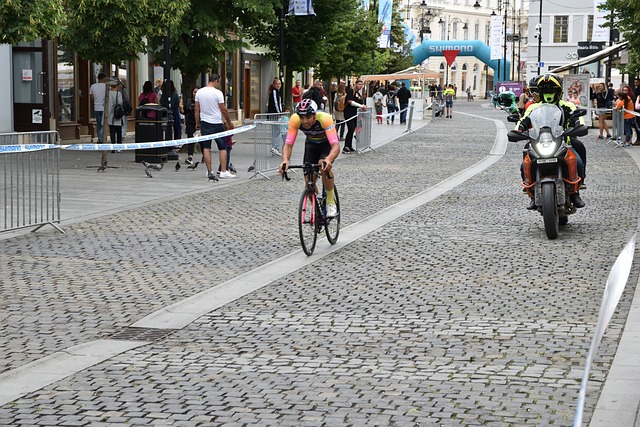 而是通过这 而是通过这